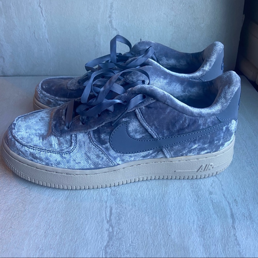 RARE nike air force 1 lv8 velvet sky blue kids 5.5 EU 38 excellent condition